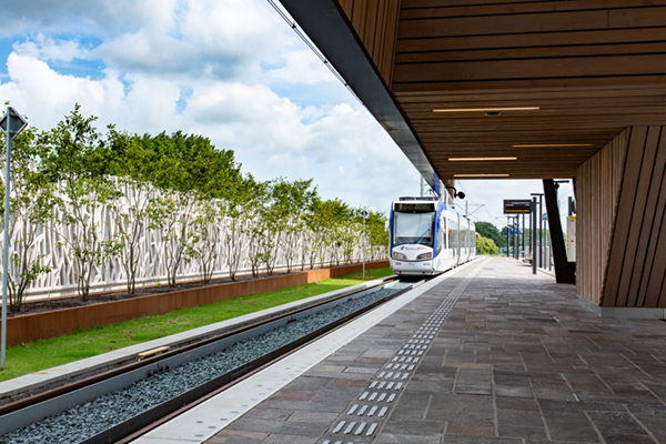 RandstadRail Lansingerland-Zoetermeer een uniek station met groen verblijfsdak